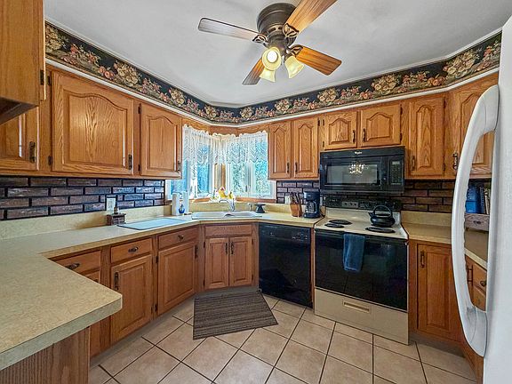 4th image of 6057 N Lake Rd