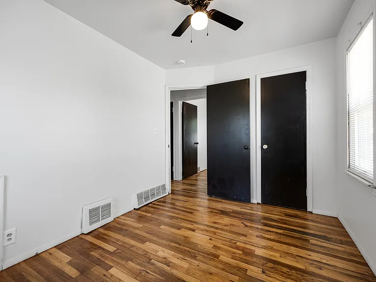 26080 Blumfield St — Photo 14