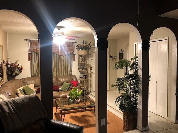 Leaving room by main door 