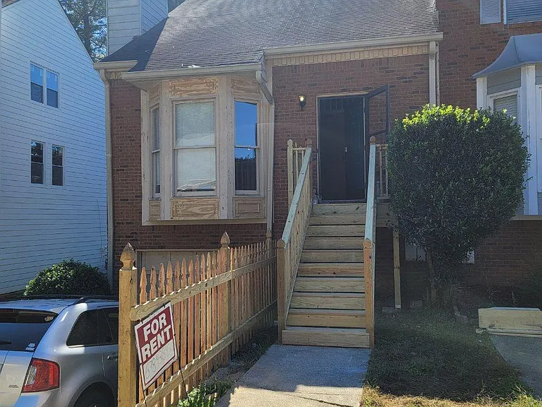 1116 Magnolia Way SE — Photo 1