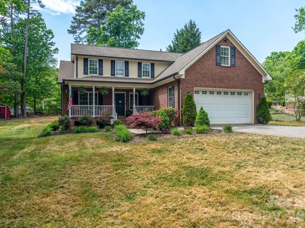 1091 Rollingwood Dr, Claremont, NC 28610