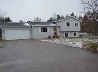 2922 Dickson Ln, Interlochen, MI 49643