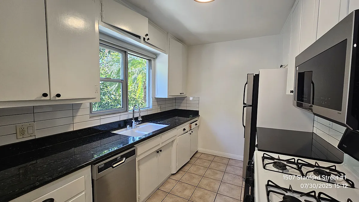 Building Photo - 1507 Stanford St #1