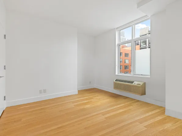 2-26 50th Avenue image 6 of 10