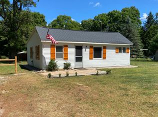 233 E Hathaway Rd, Harbor Springs, MI 49740