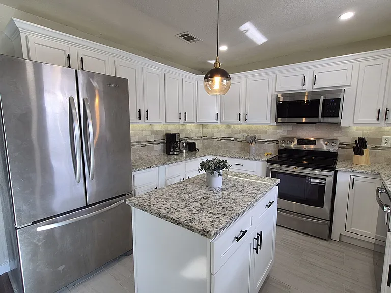 Hillwood Dr — Photo 24