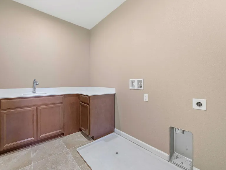 734 Carver Pl — Photo 13