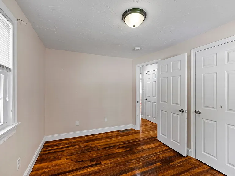 Algonquin Dr — Photo 13