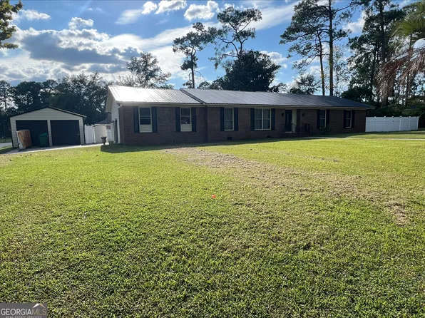 2416 Sterling Dr, Valdosta, GA 31602