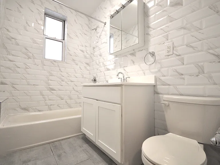 330 Albany Ave #3 — Photo 6