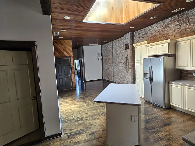 425 1/2 Main St #1 — Photo 2