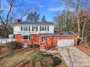 1347 10th Street Dr NW, Hickory, NC 28601