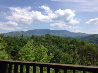 634 Cabin Way, Gatlinburg, TN 37738