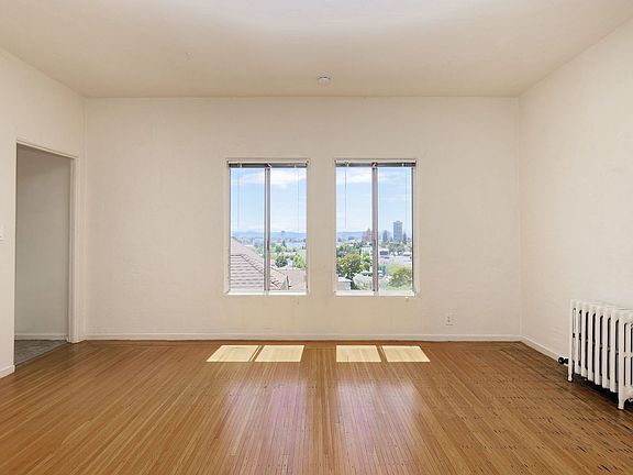 4th image of 848 Vermont St #9