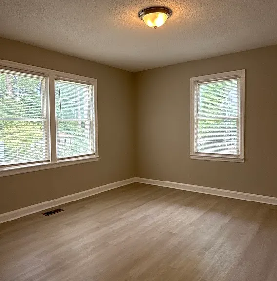1376 Lockwood Dr SW — Photo 6