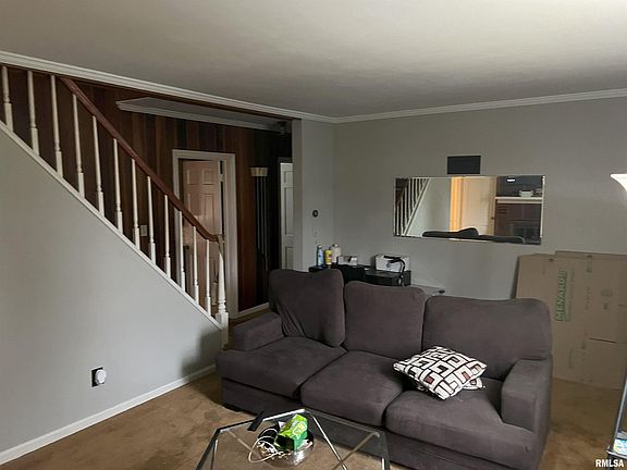 4th image of 615 W Belmar Cir