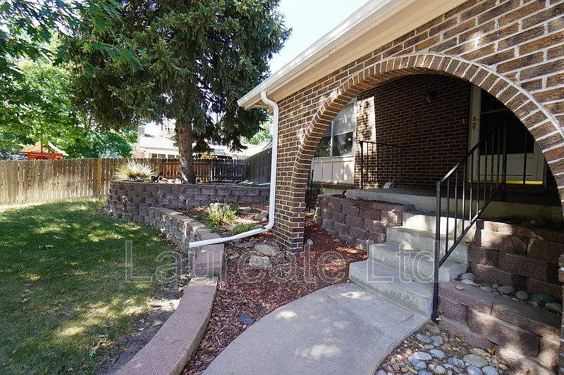 4 bed, 3.0 bath, 2339 sqft, $2,995 — Photo 2