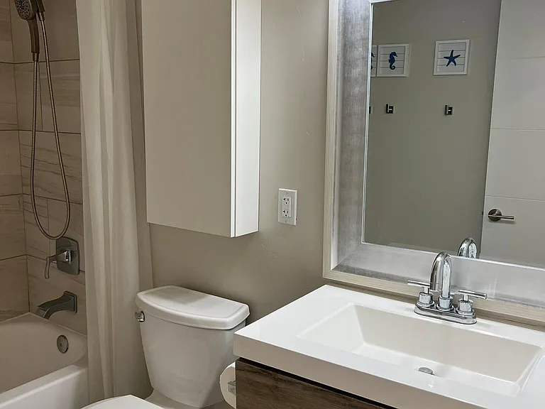 825 Lake Oak Ct — Photo 9