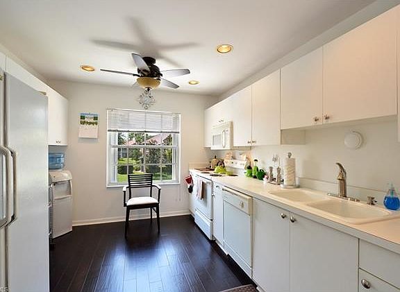 4th image of 661 Windsor Sq APT 202