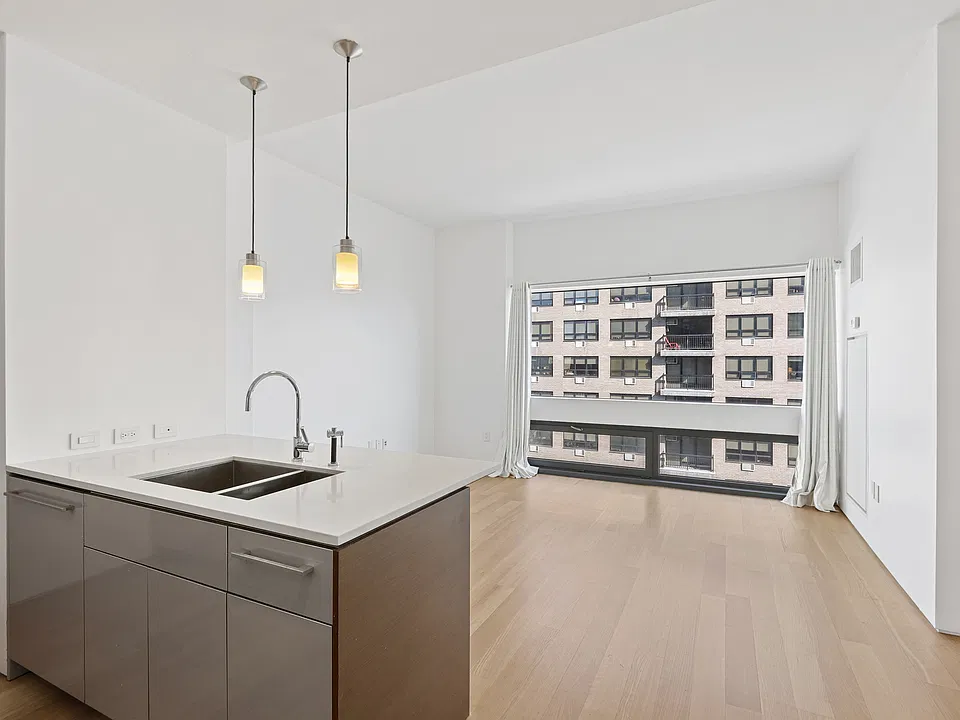 123 3rd Ave #9B