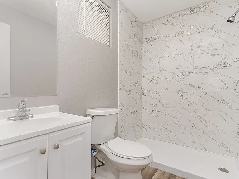 4804 Fellows Ln — Photo 10