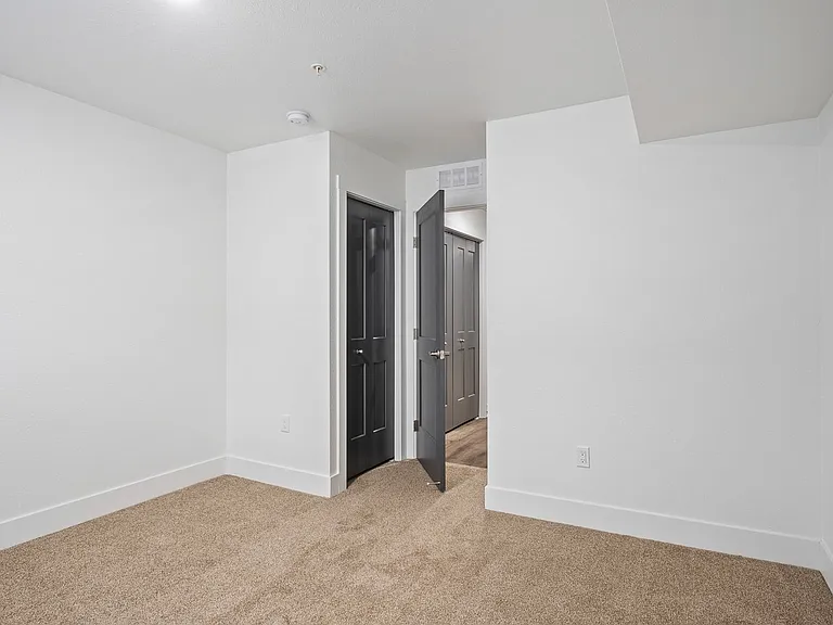 Coopers Landing Apartments — Photo 4