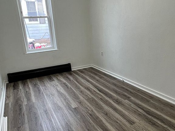 4th image of 514 W 16th St #4
