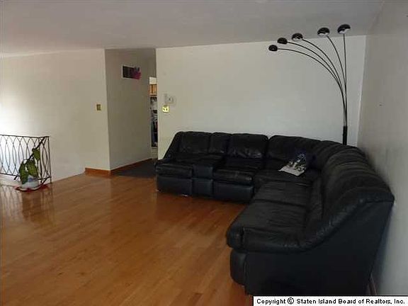 4th image of 170 Freedom Ave