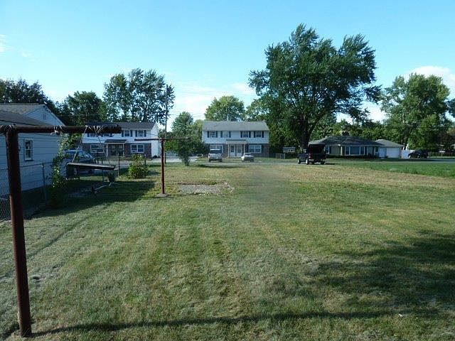 1st image of 581 Meadowlawn St