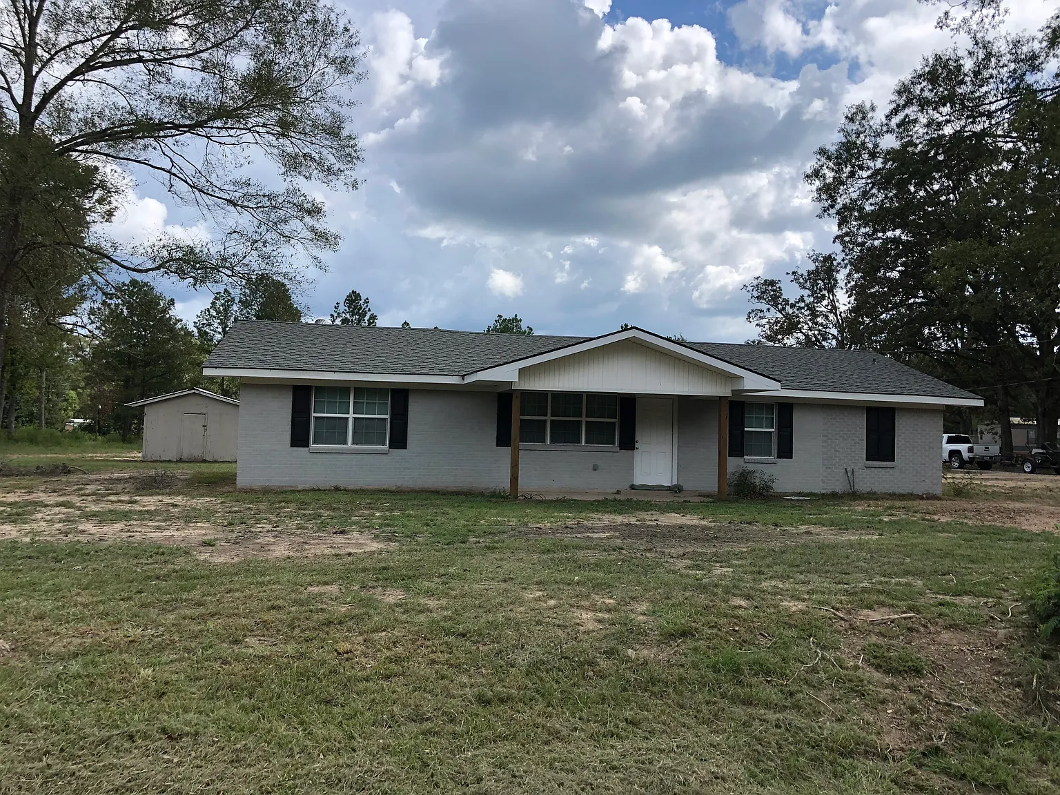 3 bed, 1600 sqft, $1,400 — Photo 1