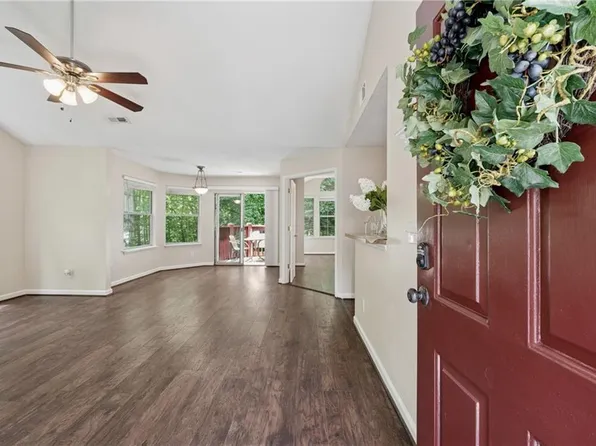 909 Wentworth Ct, Johns Creek, GA 30022