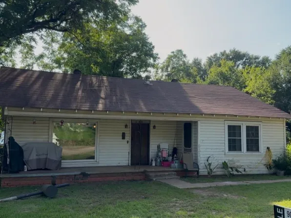 207 S Virginia St, Troup, TX 75789