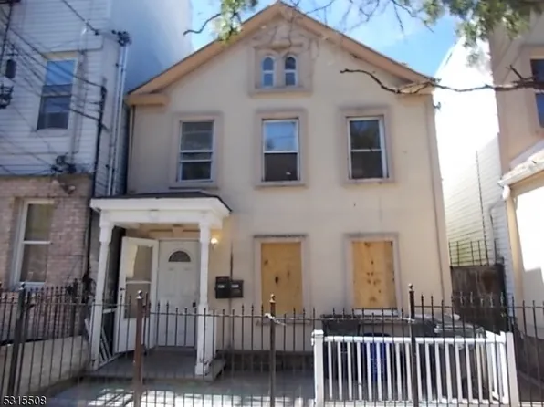 176B Parker St #B, Newark City, NJ 07104