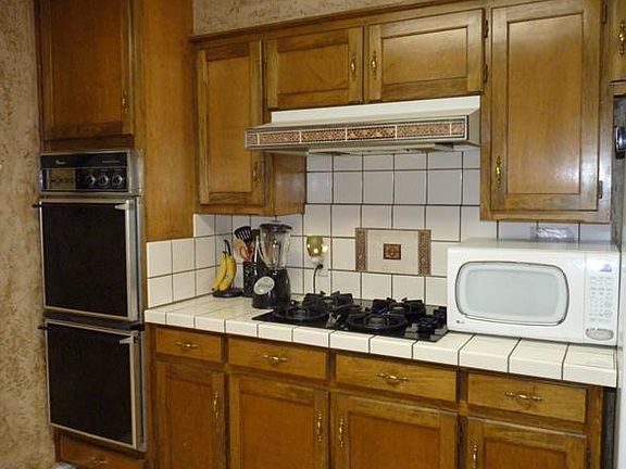 3rd image of 4206 Pleasant Hill Dr