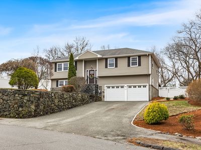 11 Cricklewood Dr, Stoneham, MA, 02180