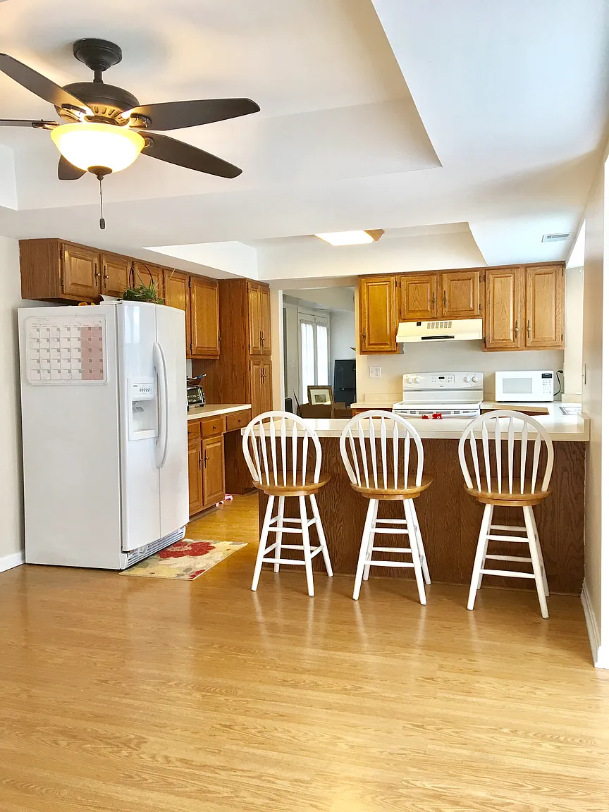 6876 Kangaroo Dr photo 1