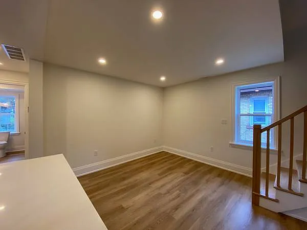 322 Huron St #UPPER — Photo 13