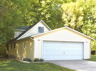 12768 Valley Dr, Wayland, MI 49348