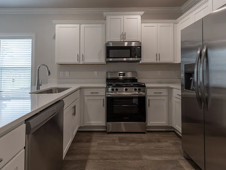 32444 Revere Dr — Photo 5