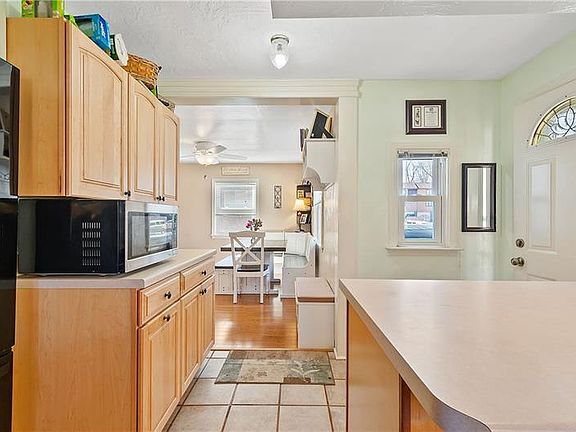 4th image of 117 Freedom Dr N