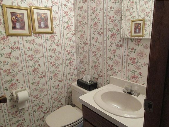 5th image of 22 Vista View Dr