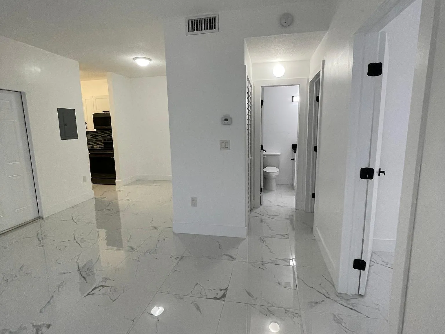 2 bed, 675 sqft, $2,000 — Photo 1