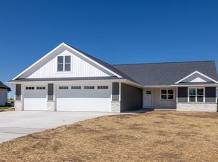 1456 Chickory Ct, De Pere, WI 54115