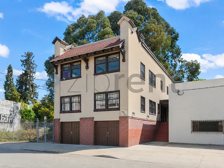 3060 Brook St — Photo 1