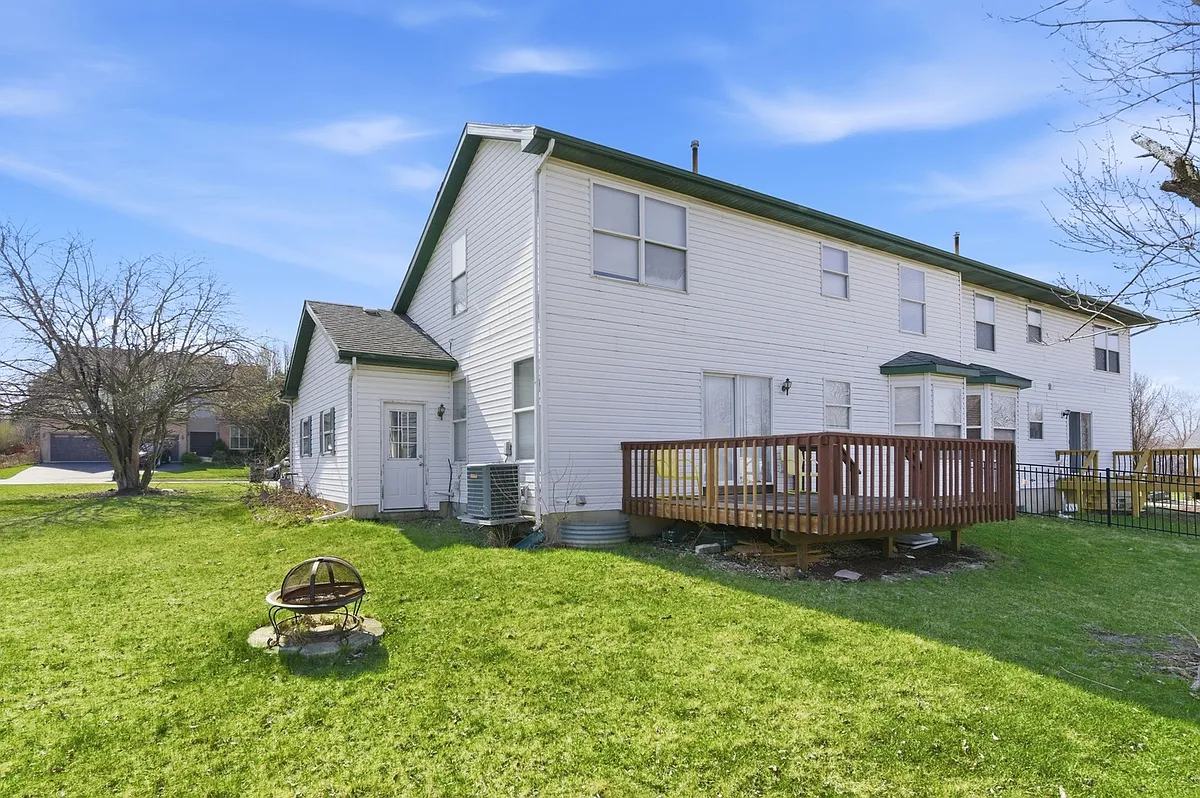 Building Photo - 1824 Country Hills Dr #B
