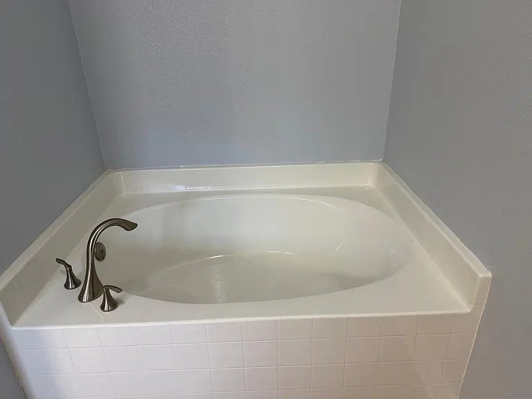 2215 Cherokee Cove Trl — Photo 10