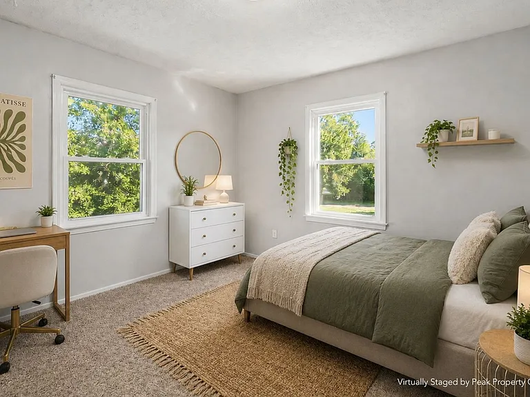 1393 Summit St #B — Photo 11