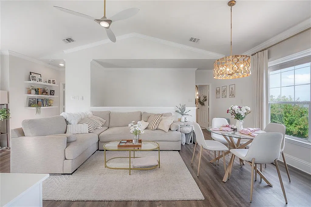 1 bed, 1.0 bath, 903 sqft, $2,500 — Photo 2