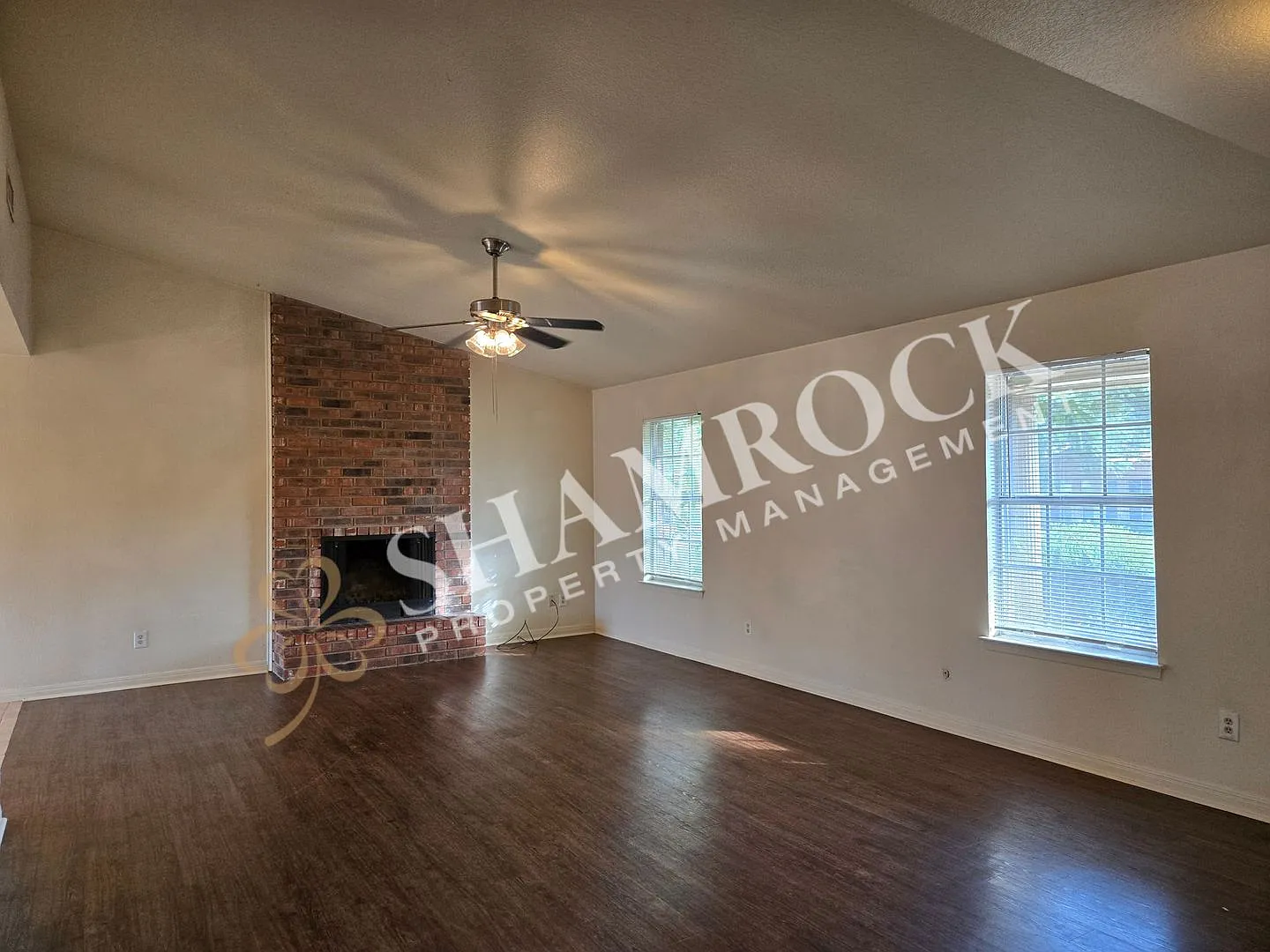 Hewitt 3-Bedroom — Photo 4