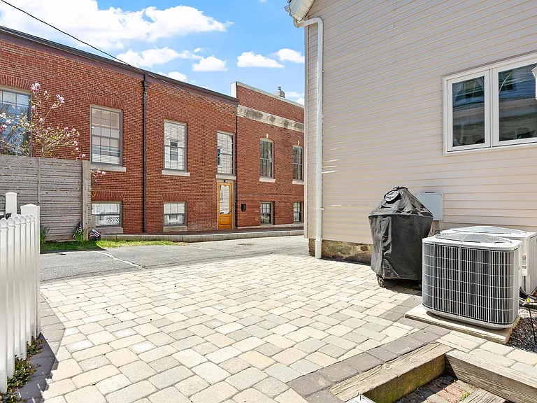 129 Washington St #129 — Photo 27